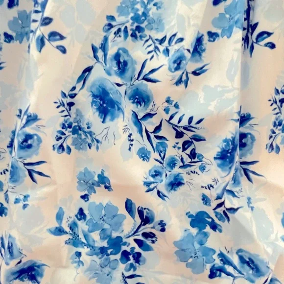 Darling White/Blue Floral Bubble Sleeve Girl’s Dress (Sz 11-12) (FINAL PRICE) - Picture 4 of 6